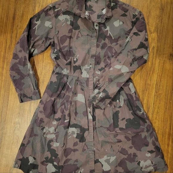 Gap size 10 camouflage dress, 20in across chest, 16in at waist, 37in long - Picture 1 of 3